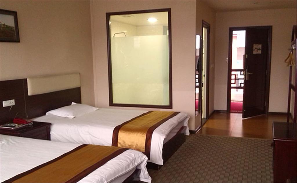 Wudangshan Yinjie Holiday Hotel Tancsangkou Szoba fotó