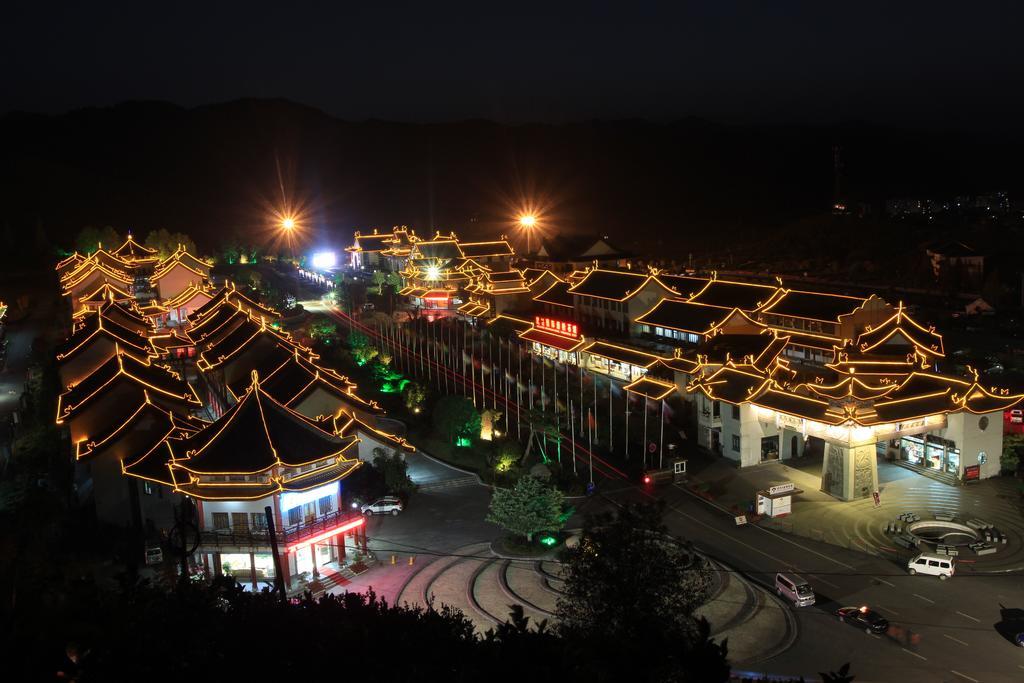 Wudangshan Yinjie Holiday Hotel Tancsangkou Kültér fotó